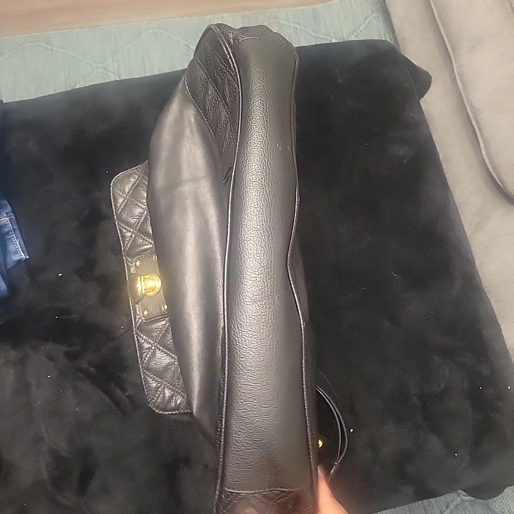 Marc Jacobs Black Quilted Shoulder Bag with Gold Accents - Picture 7 of 11